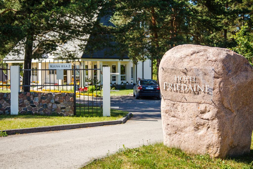 Priedaine Hotell Krāslava Exteriör bild