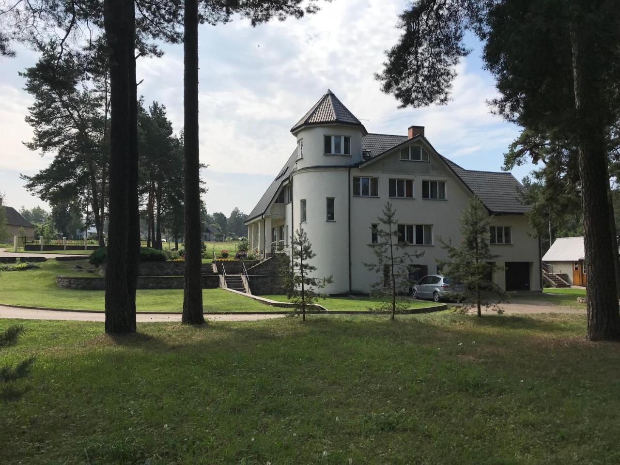 Priedaine Hotell Krāslava Exteriör bild