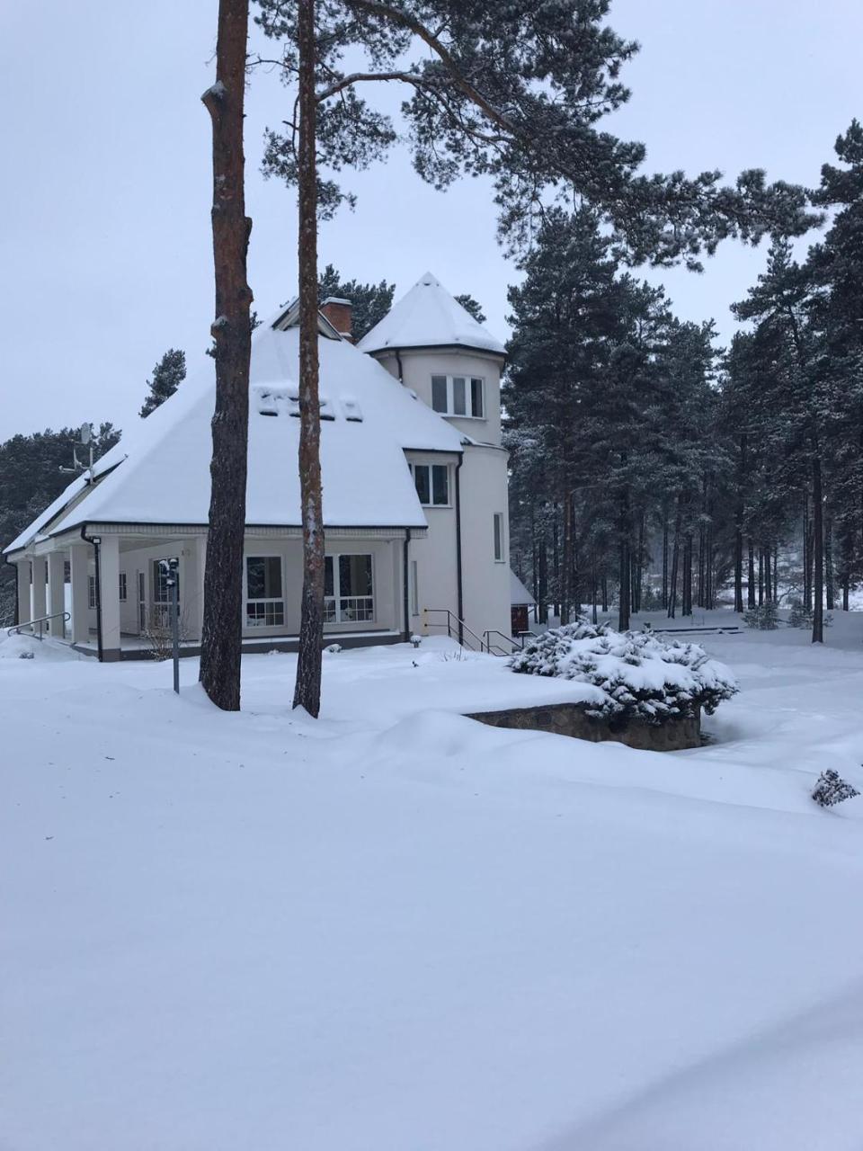 Priedaine Hotell Krāslava Exteriör bild